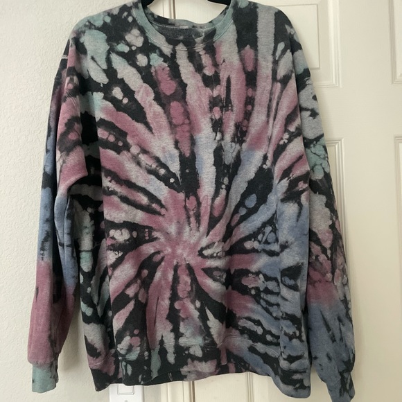 Urban Outfitters Tops - Urban Outfitter Oversize Tie Dye Sweatshirt